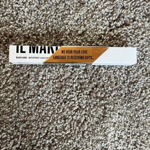 IL Makiage Waterproof black eyeliner